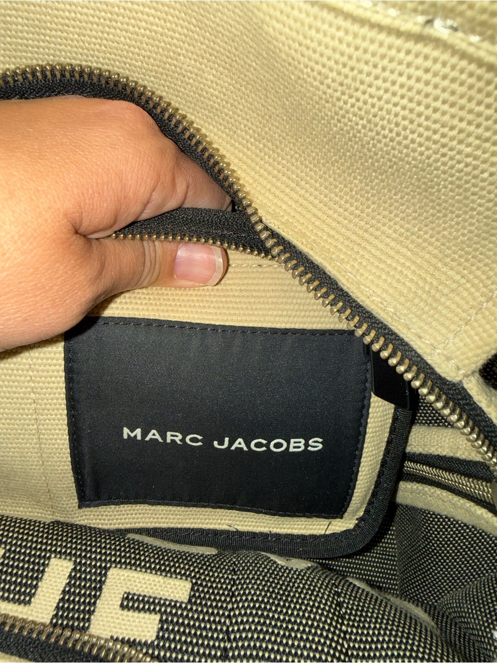 Marc Jacobs Canvas 'The Tote Bag' in Natural and Black - Picture 2 of 7